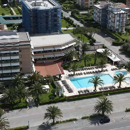 Caesar & Lido di Camaiore