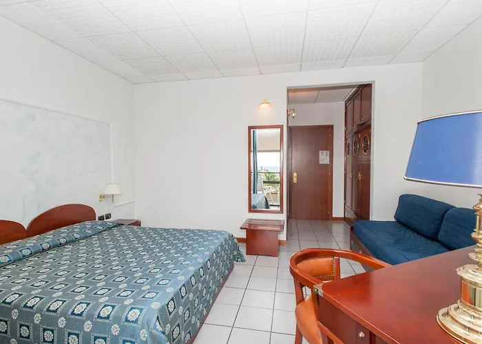 Hotel Caesar & 4*
