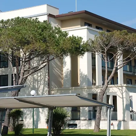 Caesar & Hotel 4*