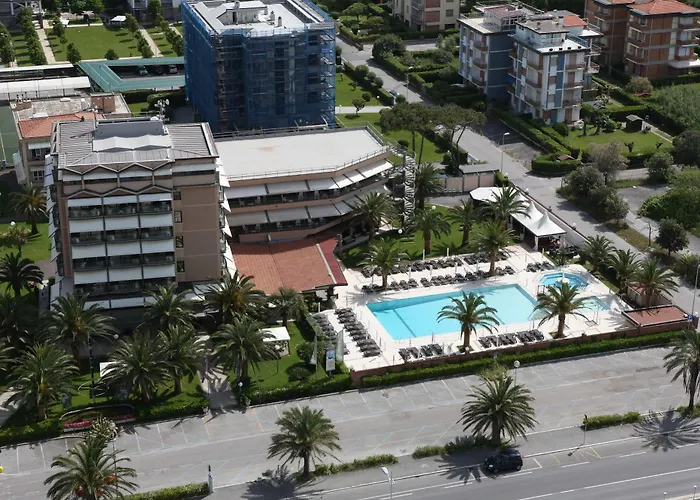 Caesar & Lido di Camaiore
